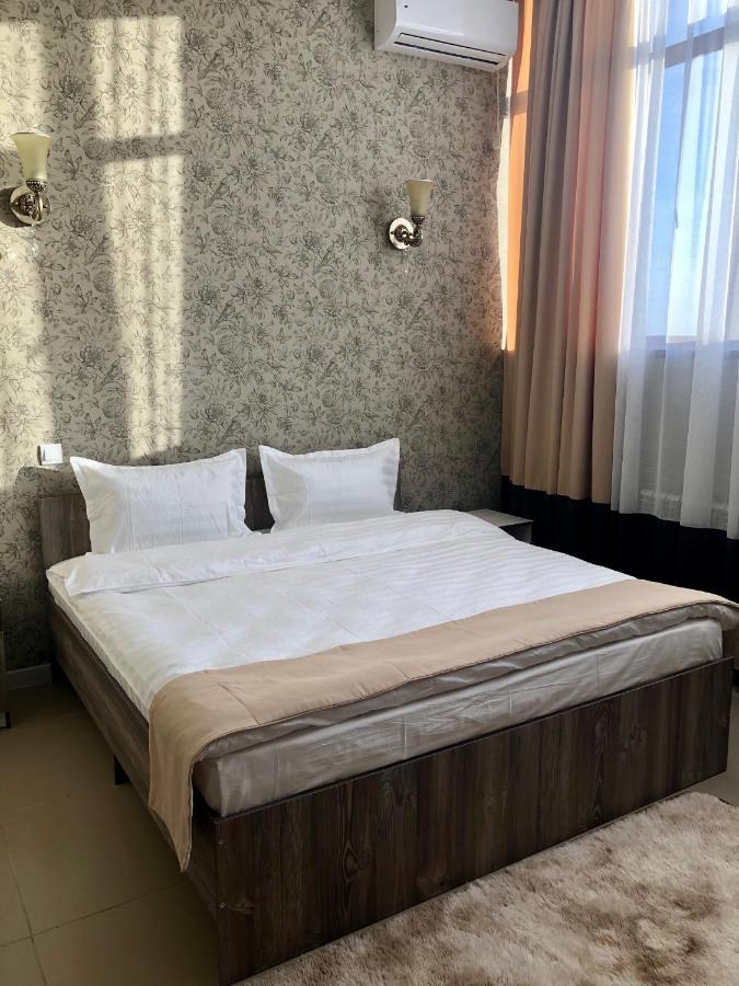 Tarlan Hotel Aqtau Esterno foto