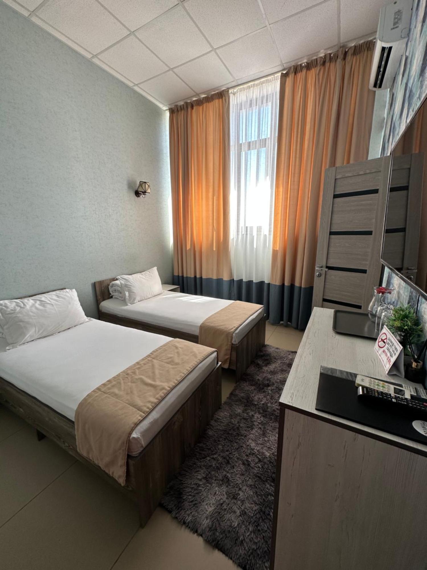 Tarlan Hotel Aqtau Esterno foto