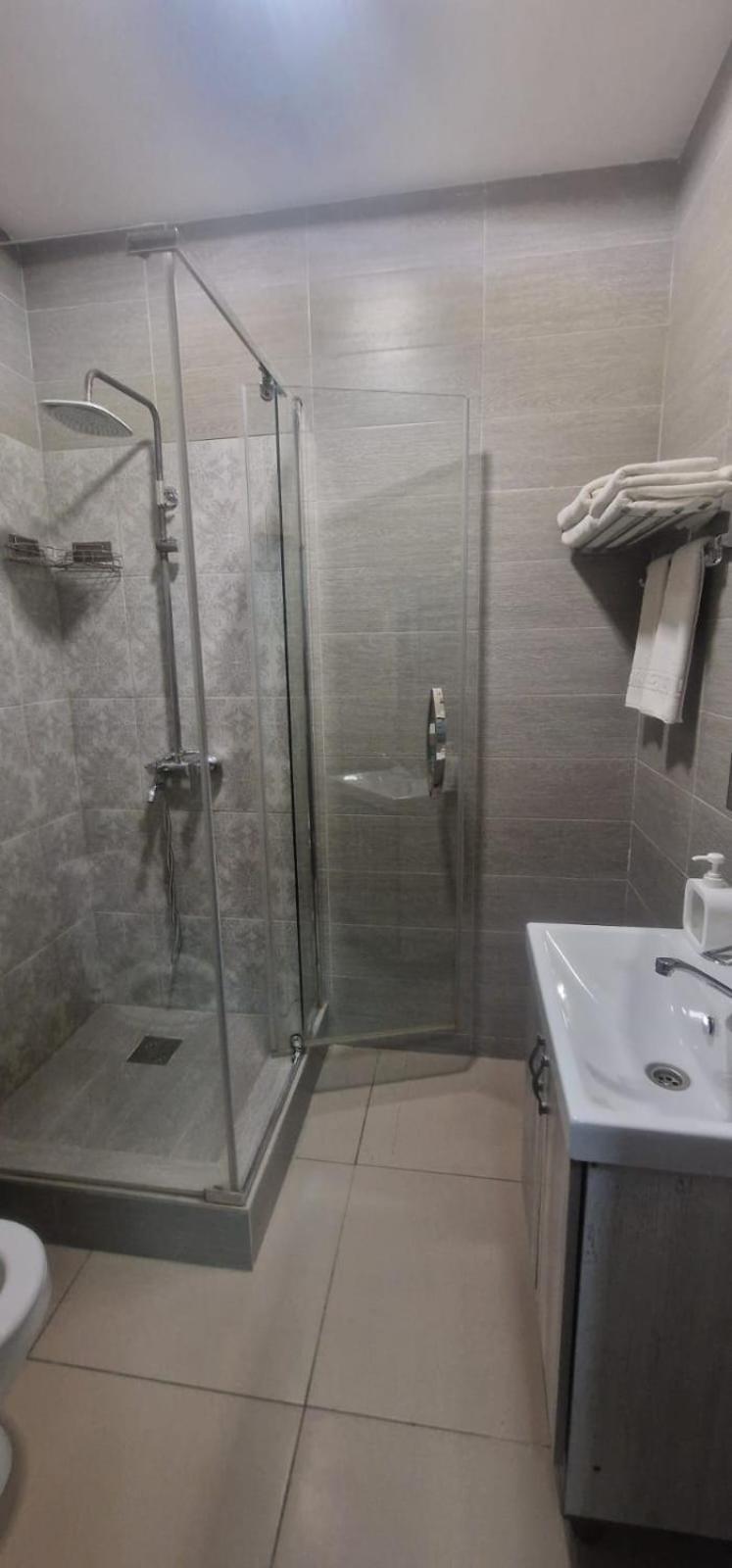 Tarlan Hotel Aqtau Esterno foto